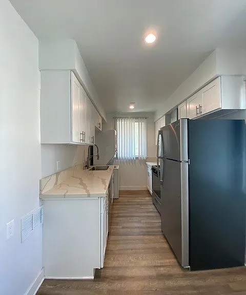 1837 N Gramercy Place — Photo 8