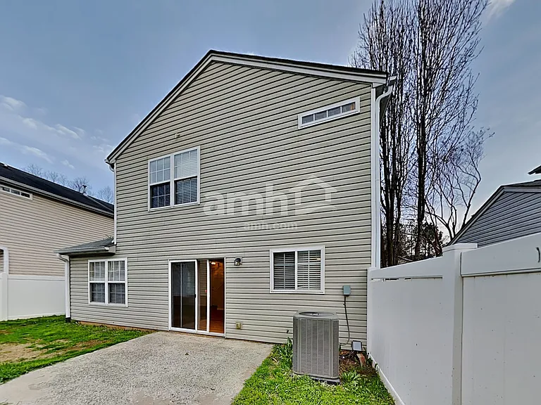 930 W Oaks Dr — Photo 19