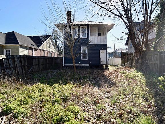 5th image of 247 Ellis Street