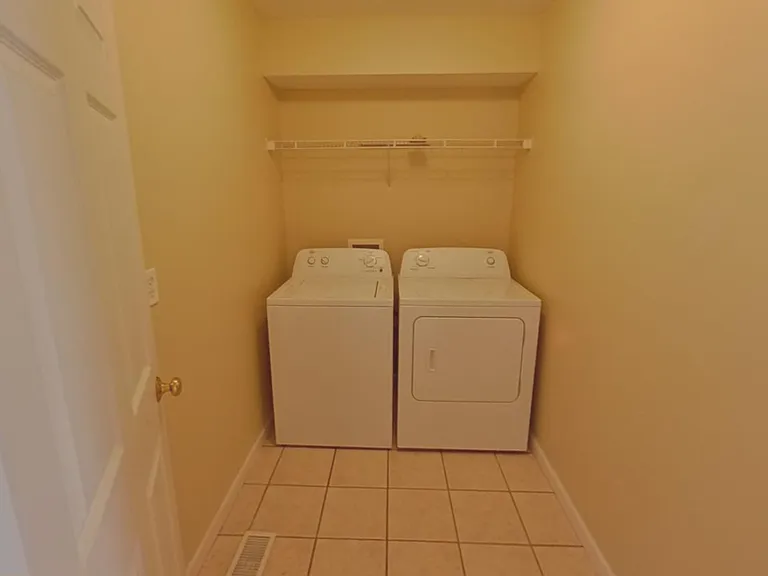 1860 Ellison Dr — Photo 8