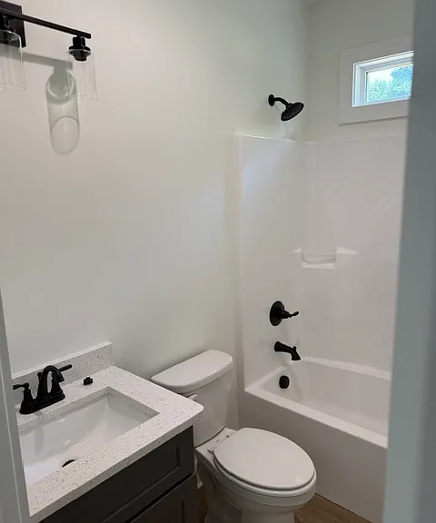 112 Rogers Ave — Photo 8