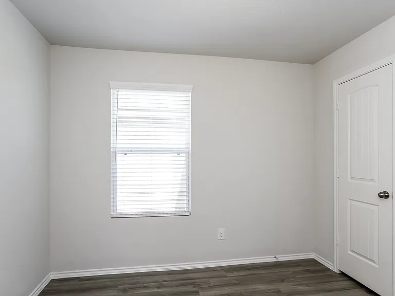 Lina Dr — Photo 14