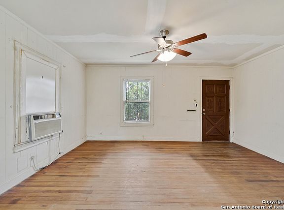 5th image of 410 W Southcross Blvd