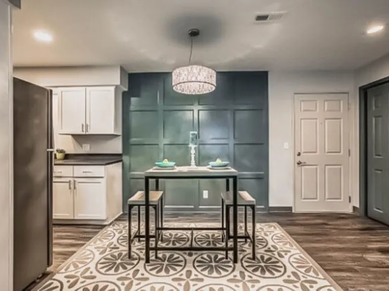 The Belmont Apartments — Photo 14