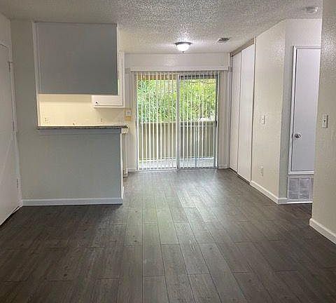 4th image of 1250 Quail Dr #C3