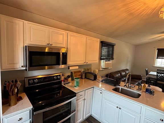 Granite kitchen counter top.
