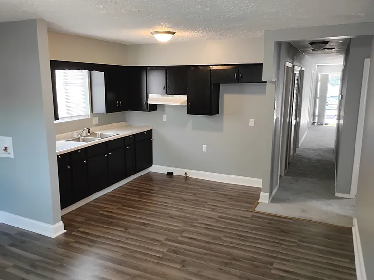 1824 Asbury St — Photo 6
