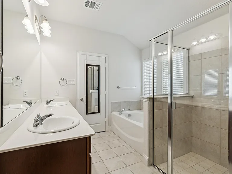 223 Headwater Dr — Photo 17