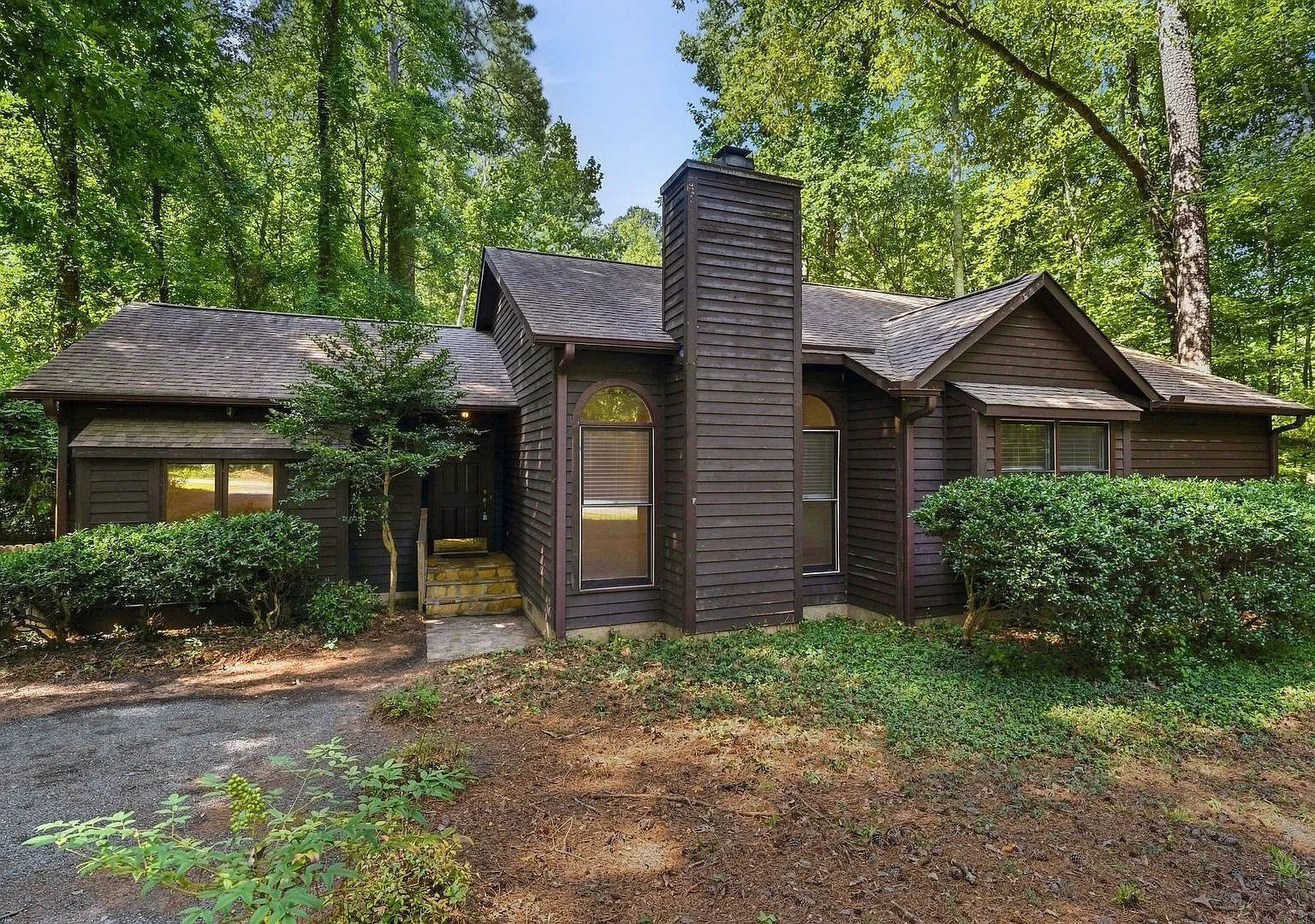 Peaceful 3BR Home on Wooded Lot with Bonus Room & Screened Porch One level living — Photo 1