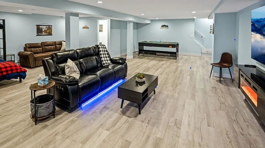 4 bed, 3400 sqft, $6,200 — Photo 2
