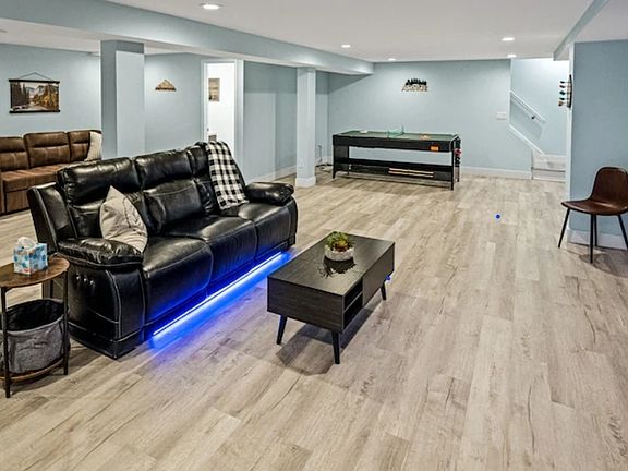2nd image of 1499 E Panama Dr