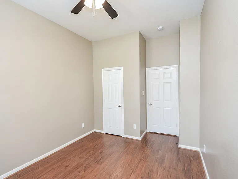 15975 Cottage Ivy Cir — Photo 11