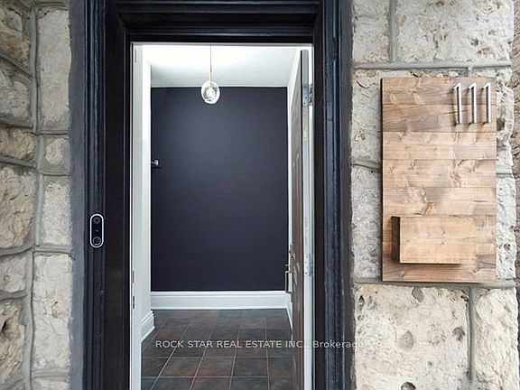 2nd image of 111 Ainslie St N