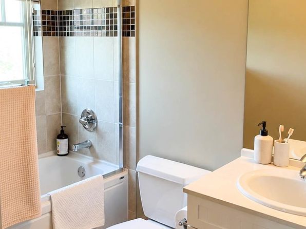 4 bedroom rental in Vancouver — photo 14