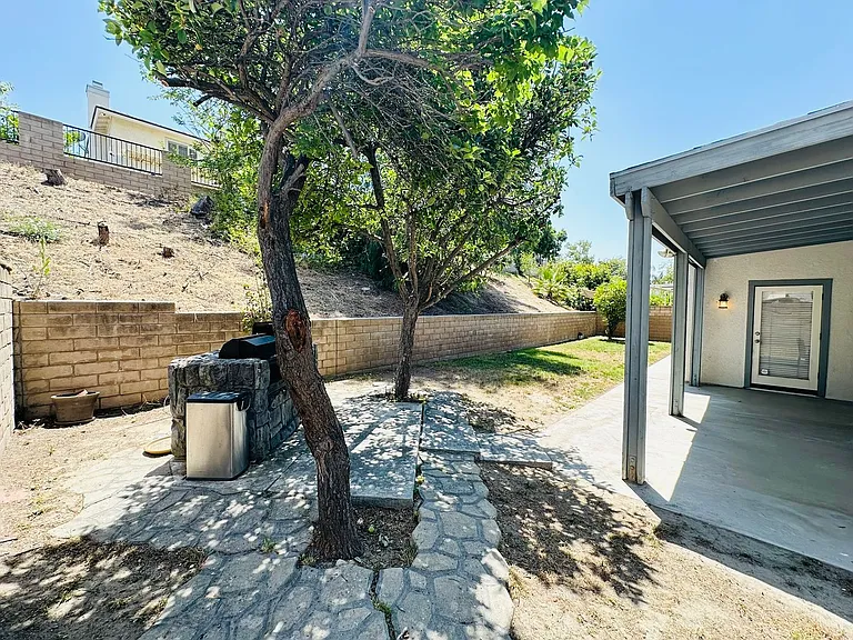 26253 King Edwards Dr — Photo 46