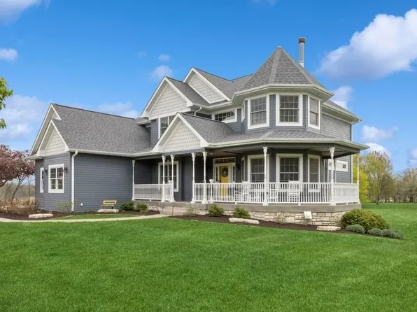 66 Crabapple Ct, Iowa City, IA 52246