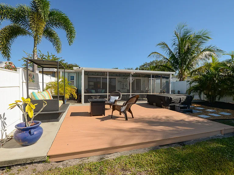 110 SW Hideaway Pl — Photo 30