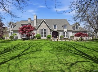 224 Village Pointe Ln, Williamsville, NY 14221