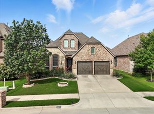 585 Mountcastle Dr, Rockwall, TX 75087