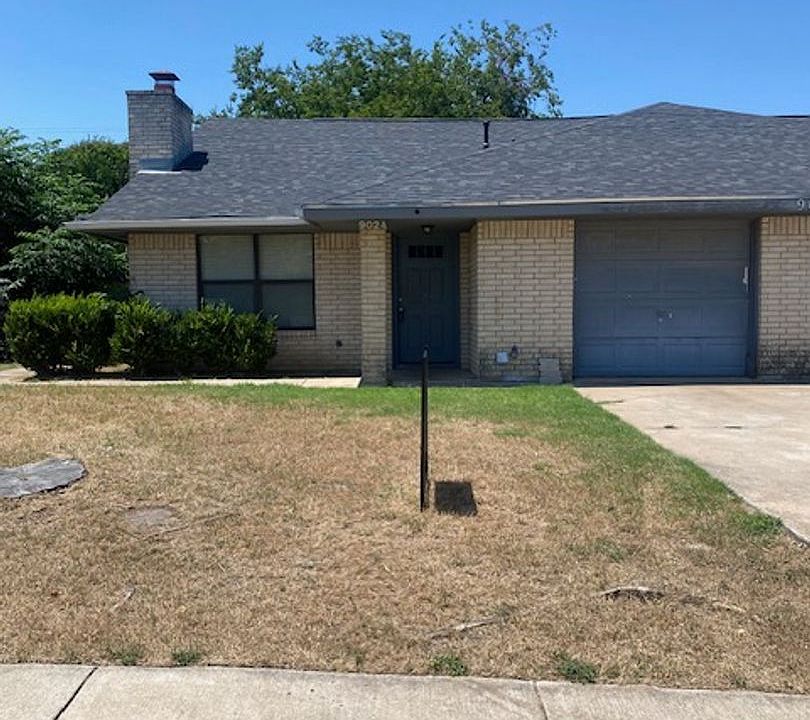 1st image of 902 Country Aire Dr #A