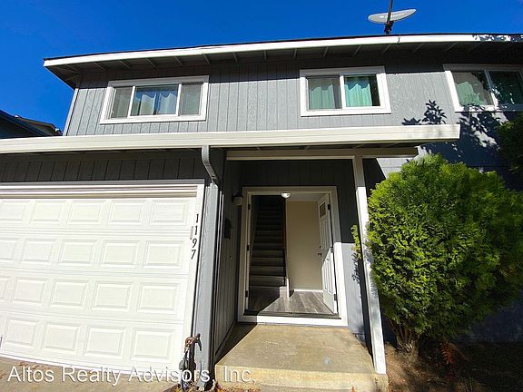 2nd image of 1197 Holly Hill Dr