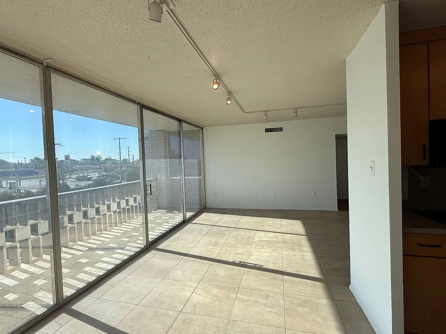 Quapaw Tower- 700 E. 9th St. — Photo 4