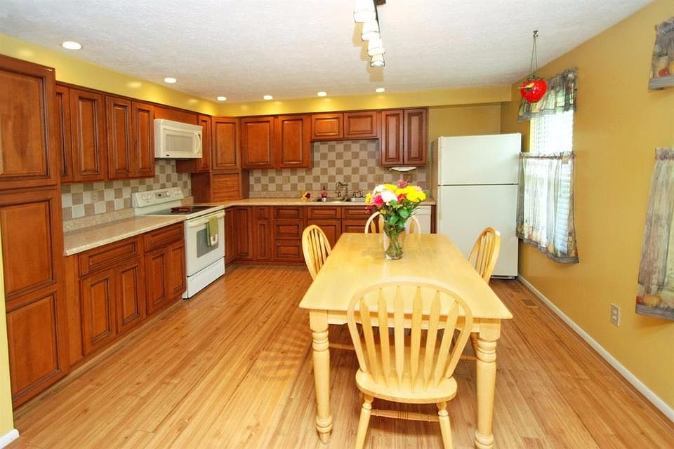 1st image of 5806 Stonewall Jackson Dr