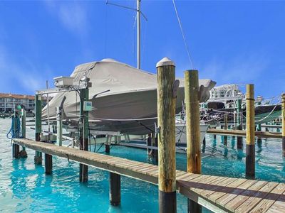 121 1st St E APT 109, Tierra Verde, FL, 33715