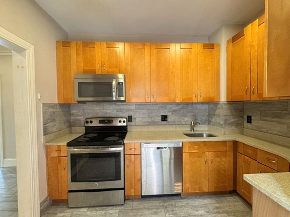 4th image of 15 Park Vale Ave APT 9