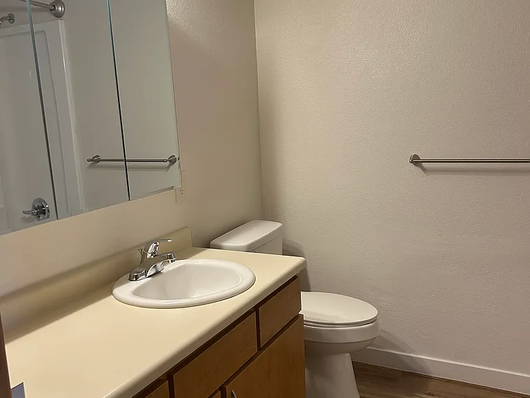 101 W Bolz Rd — Photo 3