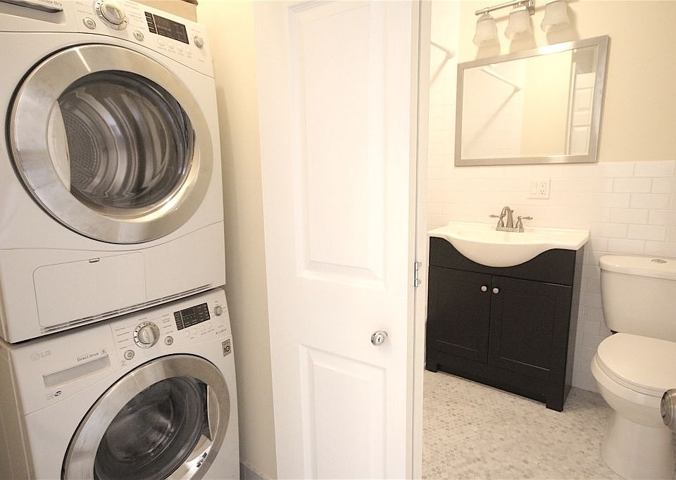 1st image of 200 Sackett St APT 2R