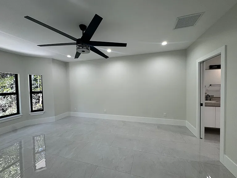 271 Price St — Photo 9