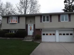 436 Wurlitzer Dr, North Tonawanda, NY