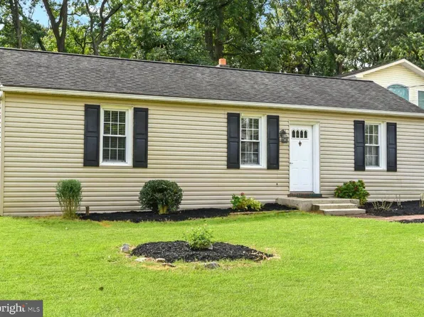 1645 Colony Rd, Pasadena, MD 21122