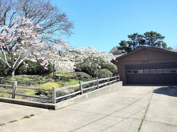 930 NW Lake St, Newport, OR 97365