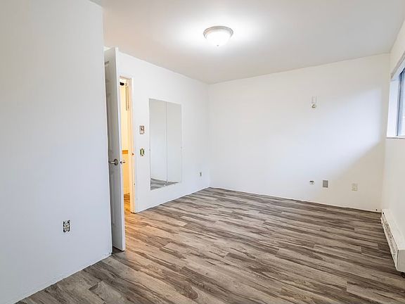 4th image of 12220 SE 60th St #201