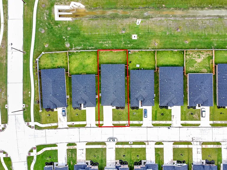 1114 Hughes Crossing Dr — Photo 30