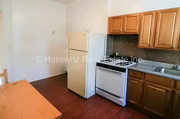 Rented by Horowitz Real Estate | media 8