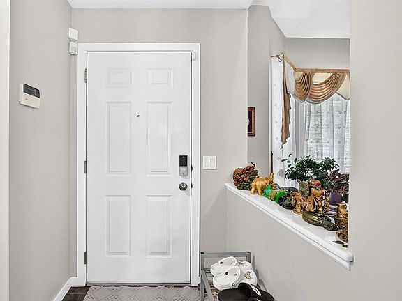 3rd image of 159 W Erin Grv SE