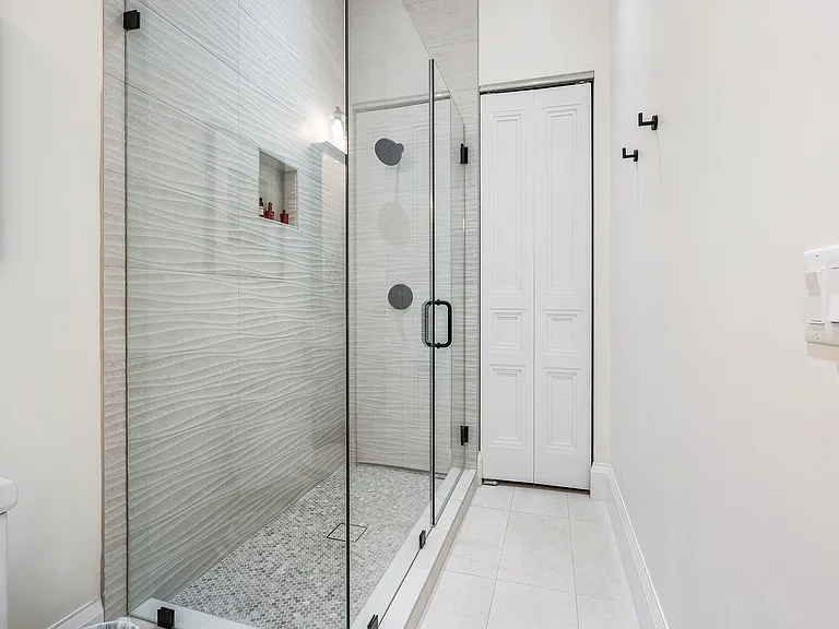 11863 Lake Shore Pl — Photo 37