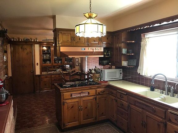 4th image of 2055 S Higbee Ave