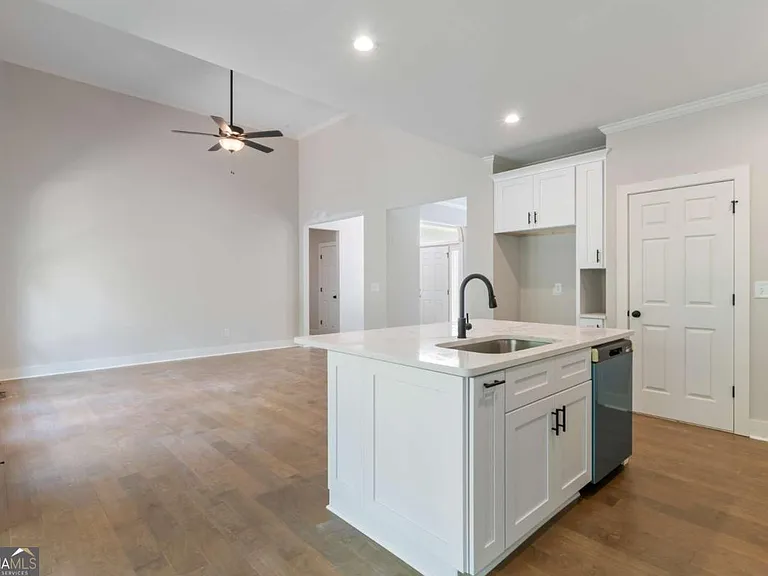 400 Ansley Dr — Photo 12