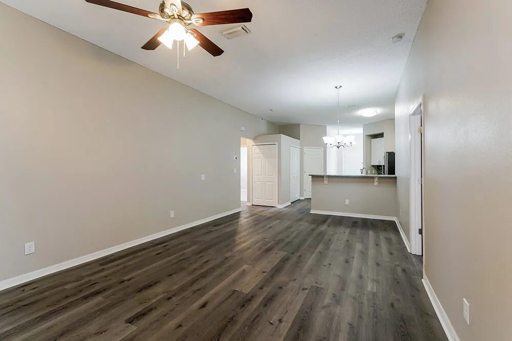 3 bed, 2.0 bath, 1710 sqft, $2,485 — Photo 4