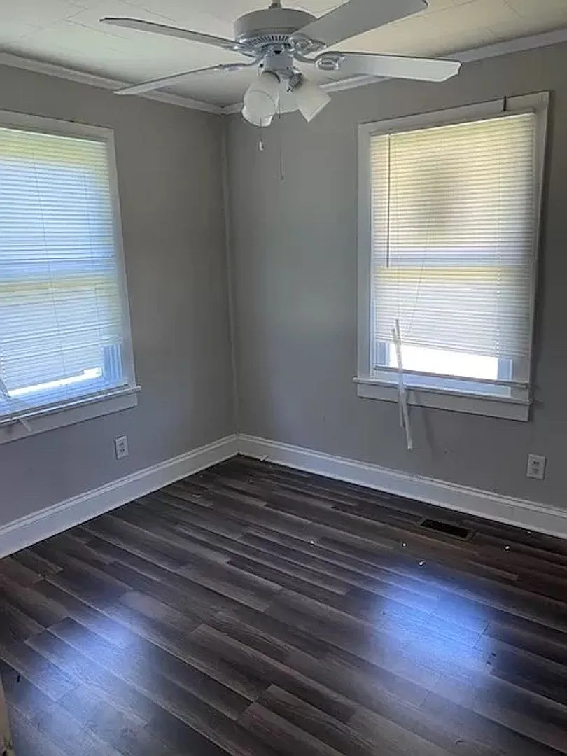 Room in 2 Bedroom Home at W Monroe St — Photo 3