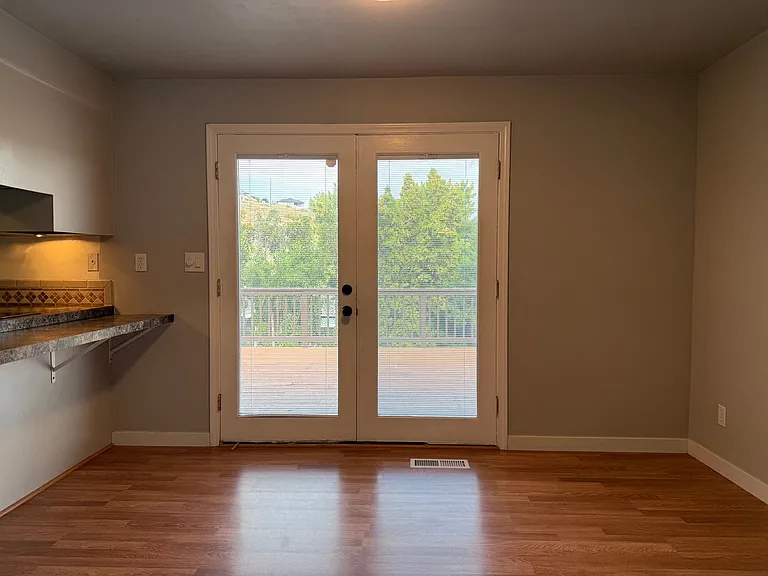 204 Hillcrest Dr — Photo 7