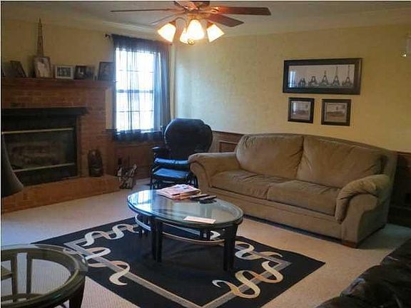 5th image of 2205 Peterson Dr