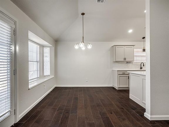 5th image of 2700 Tioga Cir