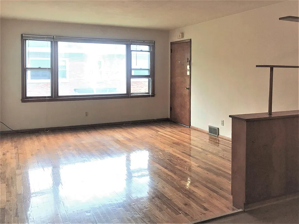 Living Room, Picture Window