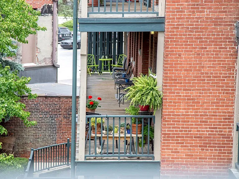 Outdoor Porch Space