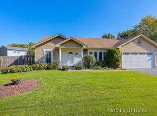 970 Mensching Rd, Roselle, IL 60172